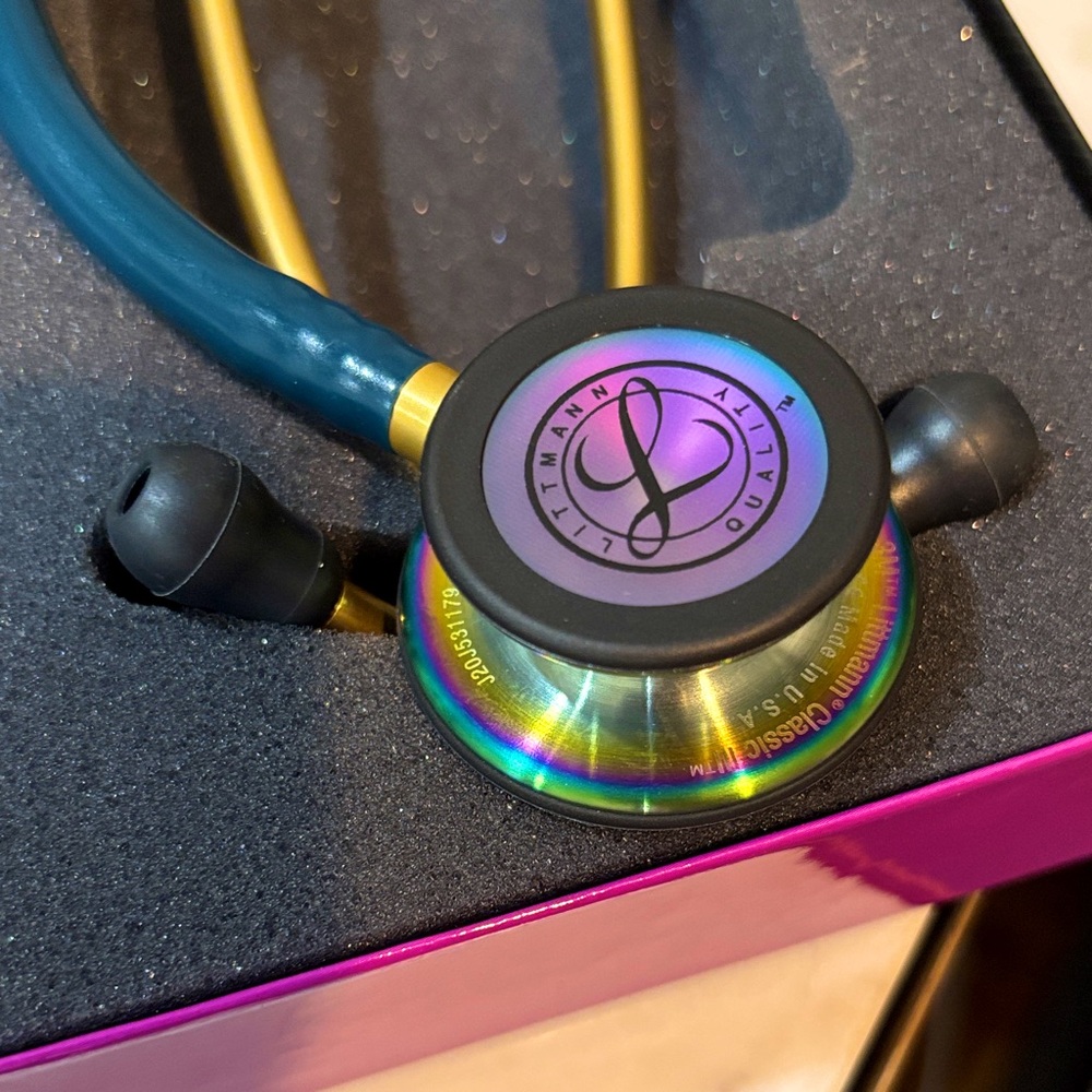 Littmann classic III Stethoscope Rainbow-finish, Caribbean blue tube 27in #5807